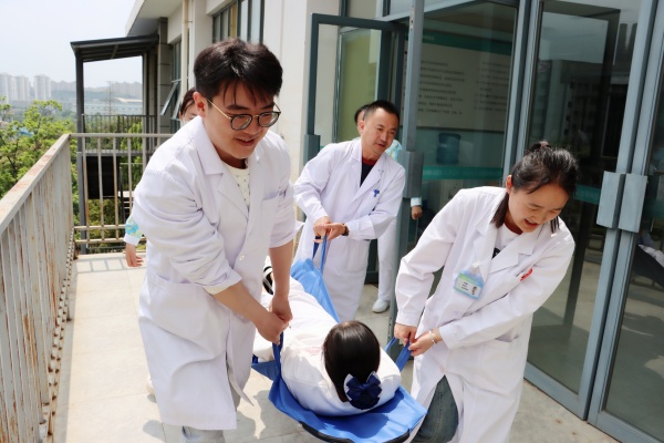 Ծ(zhn)δ ȼ ۾St(y)Ժt(y)Ժȫ(sh)(zhn)ݾM(jn)Еr(sh)